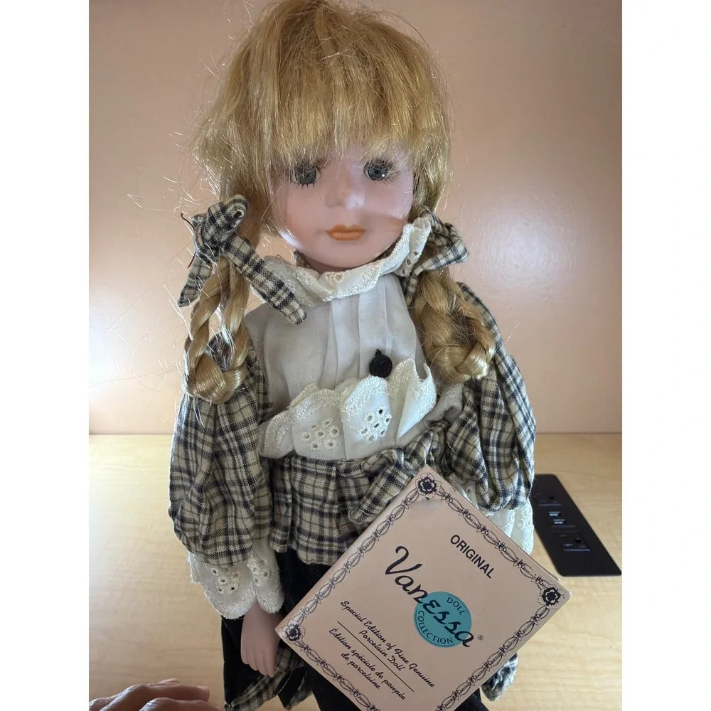 Vanessa Doll‎ Collection 1996 Porcelain Doll The Collectors Dreams Blonde Plaid